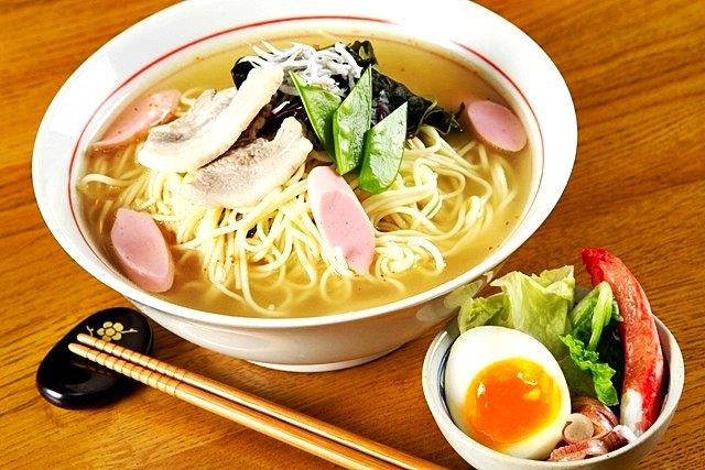 【3人シェア買いでお得】塩ラーメン2種6人前 セット 野菜の旨味 ミネラル豊富 にがり塩使用 やさい塩らーめん 天日塩RAMEN しお 本場九州