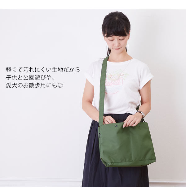 【ブラック】 ショルダーバッグ アネロ anello  通販 斜めがけバッグ レディース メンズ 斜めがけ 軽量 軽い a4 横型 10ポケット ミニポーチ付き 大容量 多収納 大きい ファスナー シンプル 無地