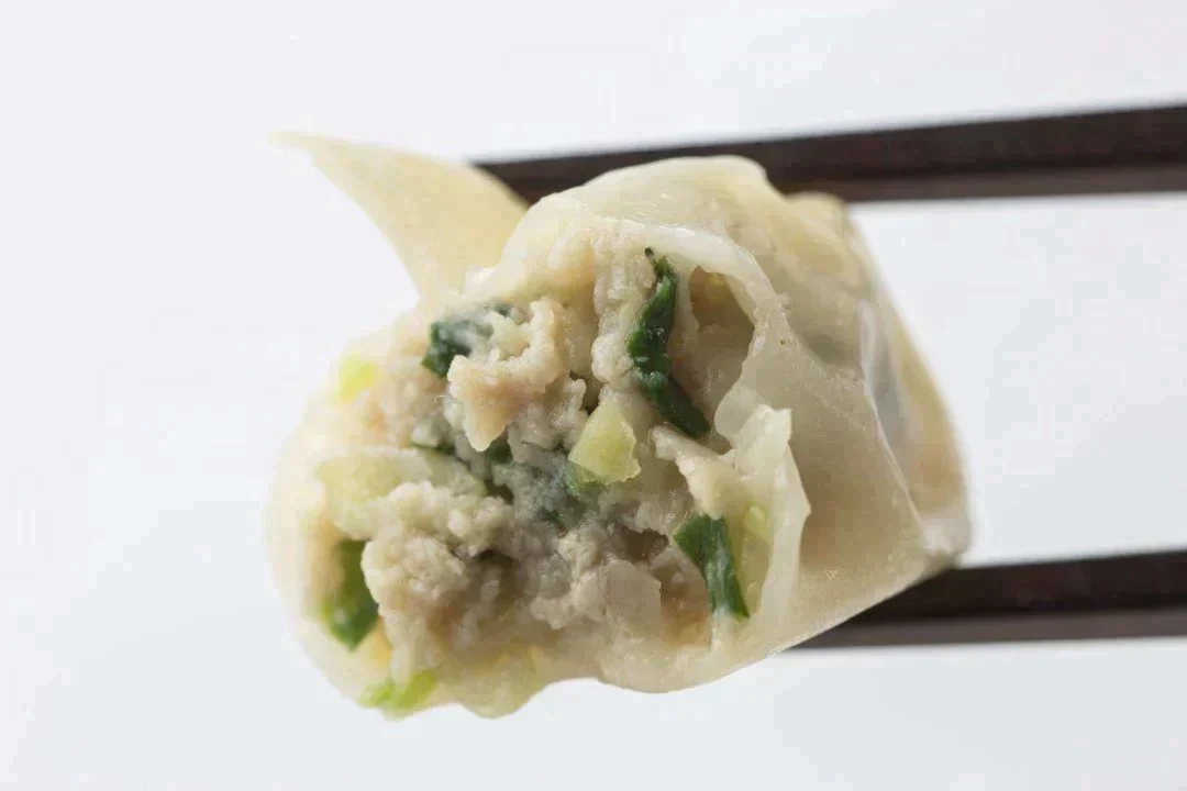 生活応援！　最終値下げ！　【信州餃子×野沢菜漬】野沢菜餃子30個×2パック　ぎょうざ / ギョーザ / 餃子 / 国産肉 / 国産野菜 / 冷凍餃子 / 野沢菜漬け / 漬物 / つけもの / 総菜 / 冷凍食品 / 信州名物 / にんにく不使用 / 水城漬物工房 / コラボ / 限定 / 限定商品 / 送料無料 / ご当地 / 信州産 / 長野県 / 新規出店【特産品・ご当地特集】