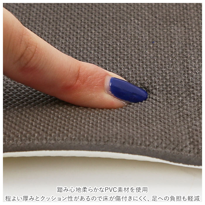 【くまのプーさん】 トイレマット 拭ける 通販 キャラクター おしゃれ かわいい 撥水 はっ水 やわらかい PVC 素材 滑り止め すべりにくい クッション性 約 55×60cm 掃除 手入れ 簡単 新生活 模様替え