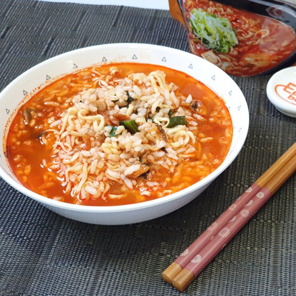 【限定クーポンで20%OFF】【簡単キャンプ飯】【5袋】ラー飯 韓国ラーメン 人気 冬 辛くない 旨辛 キムチ ちゃんぽん味