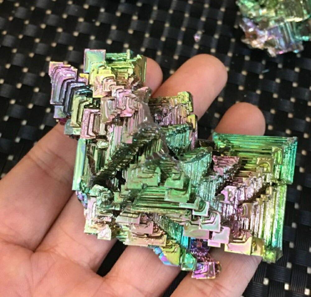 ビスマス結晶 レアメタル 200g 迷宮と階段 結晶 高品質 天国への階段 虹色の金属 ビスマス 虹色 風水 パワーストーン 天然石 原石 贈り物 プレゼント インテリア