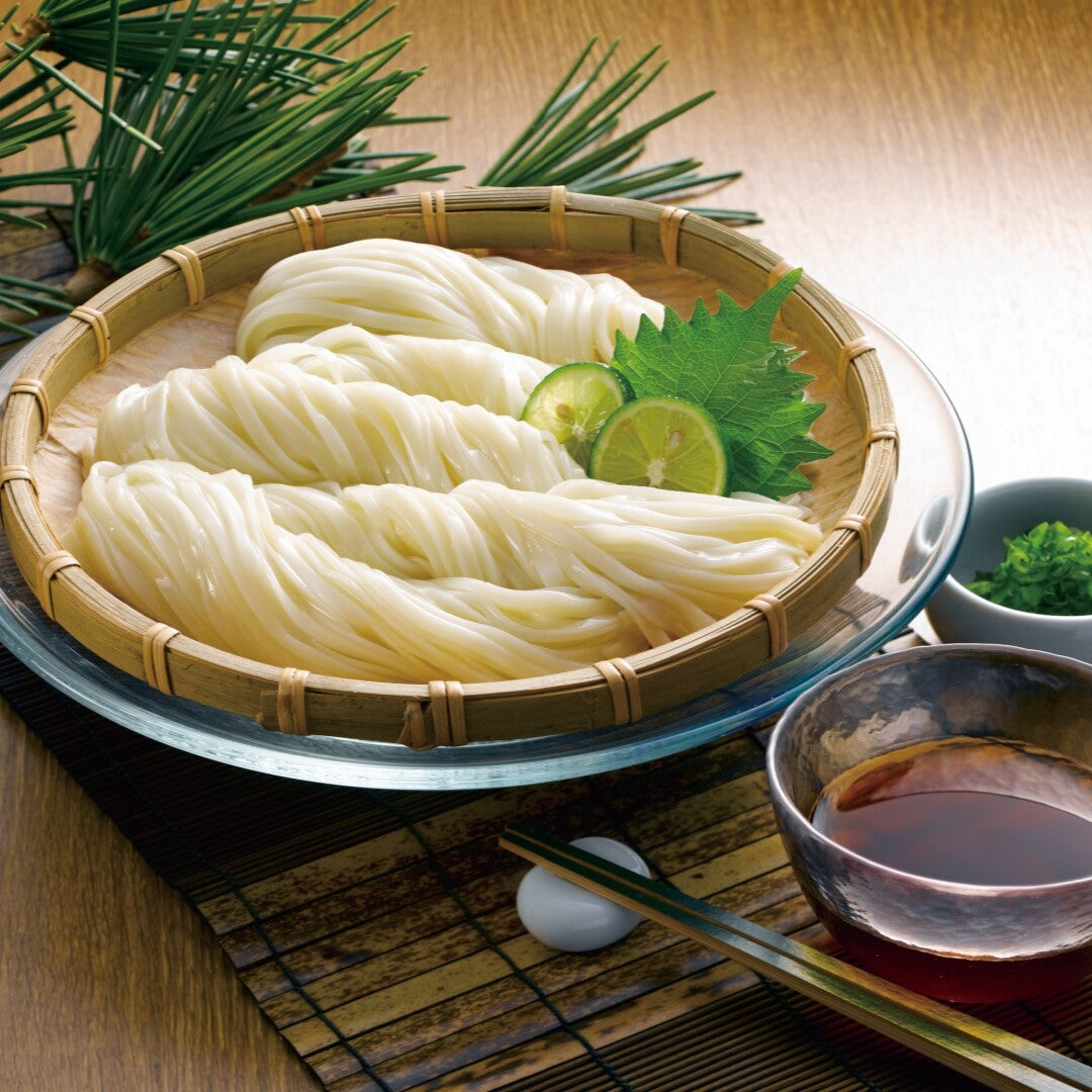 秋田稲庭うどん（比内地鶏つゆ付/木箱入） 稲庭うどん 秋田 稲庭 稲庭そうめん 即席 うどん 饂飩 乾麺 のどごし すっきり つゆ セット 夏 食品 グルメ 夏ギフト ギフト 中元 歳暮 贈り物 お取り寄せ 人気 おすすめ ランキング ※代引不可