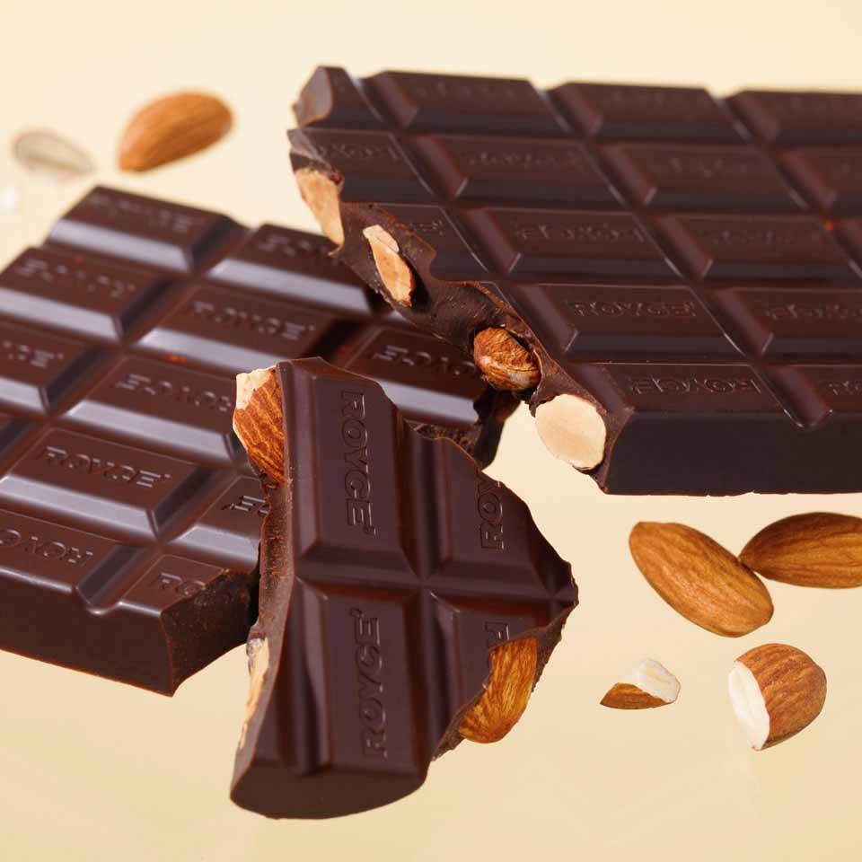 ロイズ 板チョコ アーモンド入りビター ROYCE 北海道 人気 お菓子 スイーツ コーティング 大ヒット 定番 / チョコレート クリスマス バレンタイン ホワイトデー