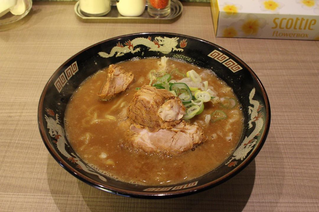 アイランド食品 北海道四大ラーメン 【 青葉 醤油味 × 桑名 味噌味 × 一文字 塩味 × 河むら 醤油味 】4食詰め合せ 北海道 お土産 送料無料 醤油ラーメン 塩ラーメン 味噌ラーメン ご当地 生ラーメン 詰め合わせ ギフト ラーメン 生麺 札幌 旭川 函館 釧路