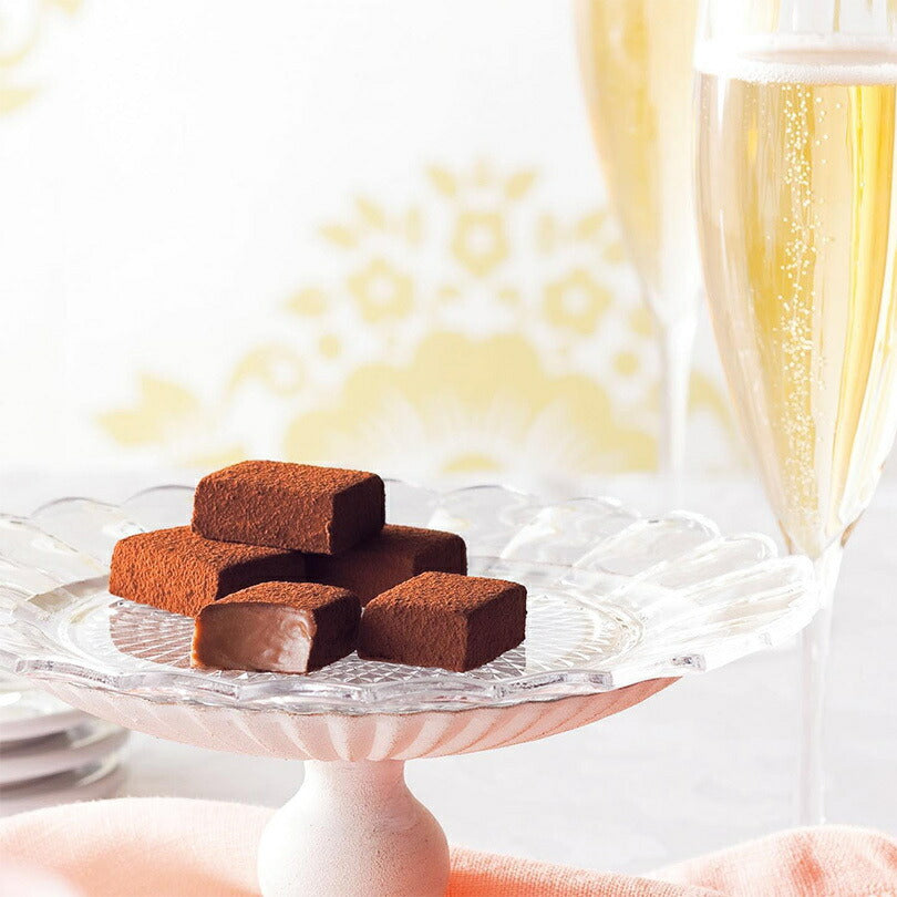 ロイズ 生チョコレート シャンパン ROYCE 北海道 人気 定番 お菓子 スイーツ 生チョコ 生クリーム 洋酒 / チョコレート クリスマス ホワイトデー
