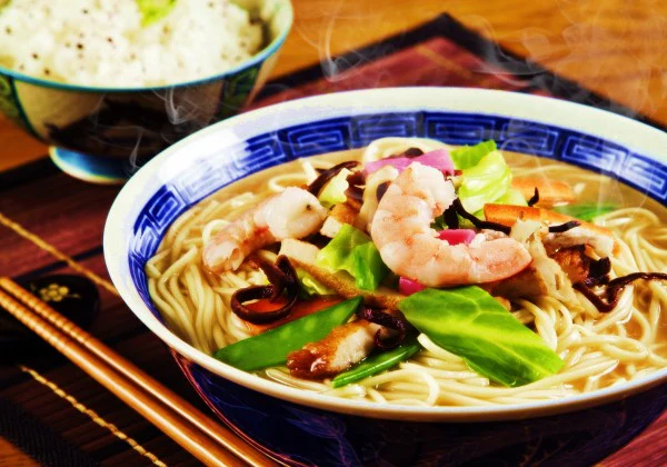 【100円シェア買い】チャンポン  長崎ちゃんぽん味　2人前 人気の九州豚骨ラーメン 昔ながらの長崎ご当地スープ 本場九州 お試しセット ご当地 メール便 保存食 非常食 まとめ買い お取り寄せ【ご新規さんとシェア買い】