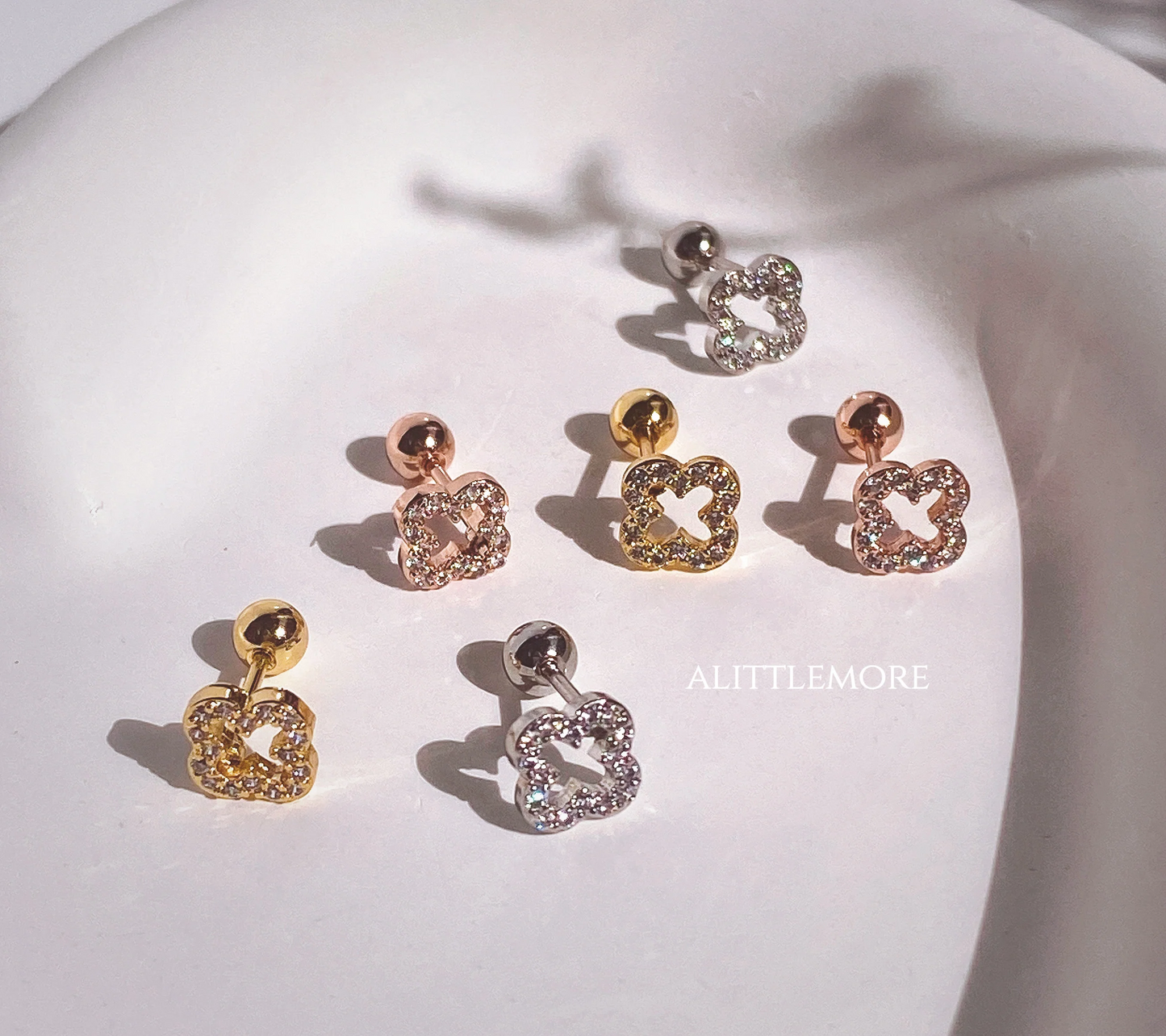 開店記念SALE  四つ葉　ピアス  ピンクゴールド【高評価 alittlemore出品】レディース　落ちない　軟骨ピアス　ボディーピアス　付けっぱなし　18kgp キラキラ　ピンクゴールド　ローズゴールド　シルバー