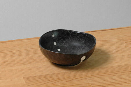 ドット黒三角3.5鉢 直径10.8cm 小鉢 シンプル 和モダン 白黒 モノトーン 和食器 日本製 国産 和ボール 深皿  陶器のふる里  stockヤ