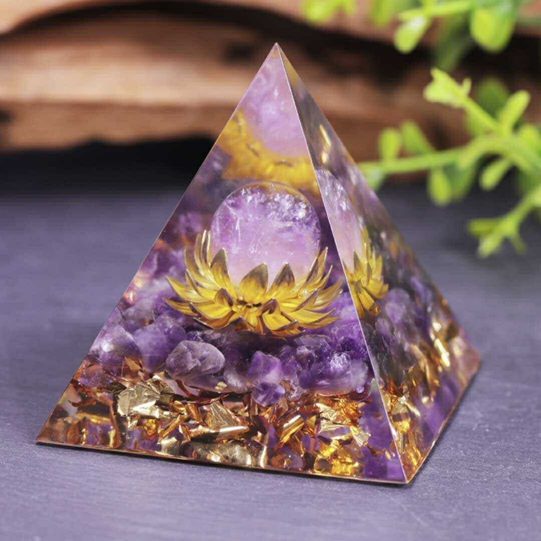オルゴナイト 蓮の花 紫 球 ストーン チャクラ 幸運 パワー 石 有機物 無機物 ピラミッド 三角 三角形 樹脂 パワ−ストーン 癒し 浄化 置物 パワースポット マイナスイオン スピリチュアル 健康 開運 安らぎ インテリアグッズ