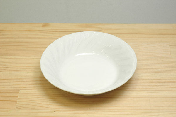 Ｋ/Ｗホワイト５.５吋フルーツ 白 食器 陶器 磁器 白磁 サラダ フルーツ ホテル プロ使用 業務用 本格 ポーセリンアート 絵付け   陶器のふる里  stockヤ