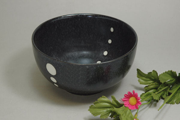 ドット黒マットお好み丼(大) 直径16cm 白黒 水玉 和洋 シンプル モノトーン 和食器 美濃焼 深鉢 どんぶり 和モダン おしゃれ 丼ぶり 食器 国産  陶器のふる里  stockヤ