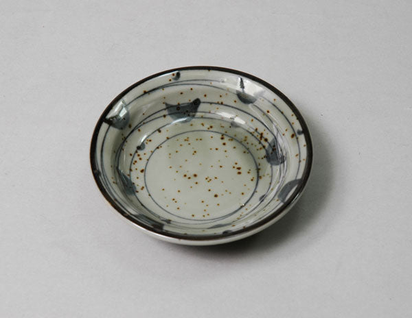 益子風らせん 薬味小皿 直径8.8cm 薬味皿 醤油皿 こざら 小プレート 美濃焼 国産 日本製 和柄 和皿 プレート豆皿 飲食店様 大口注文歓迎 卸値 特価 業務用価格 やくみ皿 激安 お値打ち 良品 和食器 唐草模様 藍色  ネイビー 藍染  陶器のふる里  stockヤ