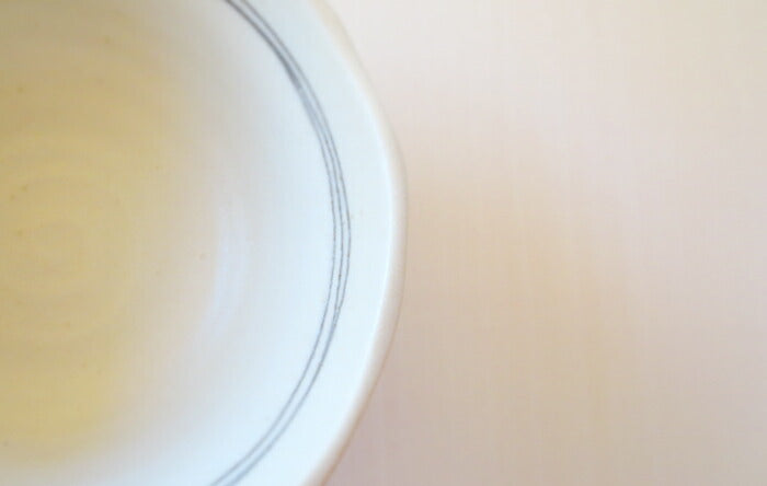 【送料無料】小鉢５枚セット 茶ライン3.8小鉢 直径11.7cm アイボリー 美濃焼 料亭 和風ボウル 深皿 呑水 とんすい 鍋用品 国産 和食器 おしゃれ 食器セット割引※離島は660円分の送料割引 陶器のふる里