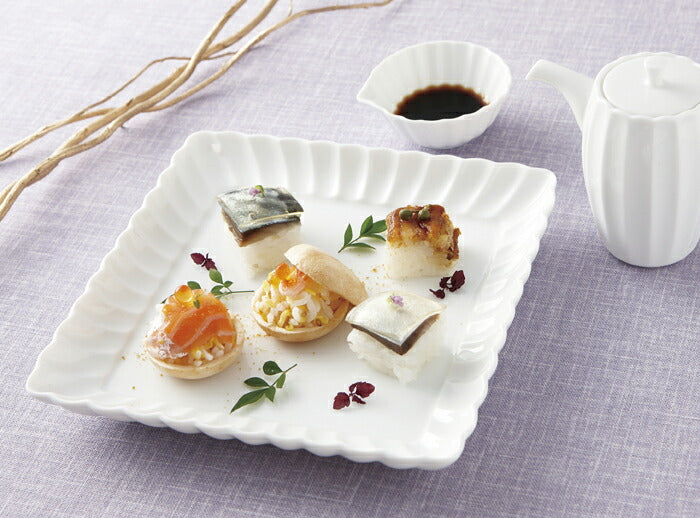 白菊15.5cm四角皿 幅15.7cm 正方形 角皿 スクエア皿 食器 白磁 ポーセリンアート 絵付け用白生地 上質 国産 美濃焼   陶器のふる里  stockヤ （通常1050）