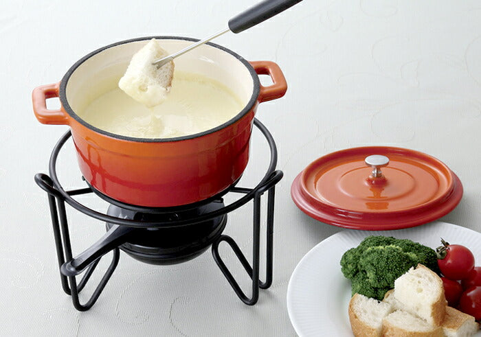 鉄製18cmココット レッドL 直径14.8cm・容量740cc・重量1800g・BBQにも使える！red・赤色・直火OK・オーブンOK・鉄鍋・鋳物鍋・フォンデュ鍋・ホーロー仕上げ・耐熱   陶器のふる里  trys光