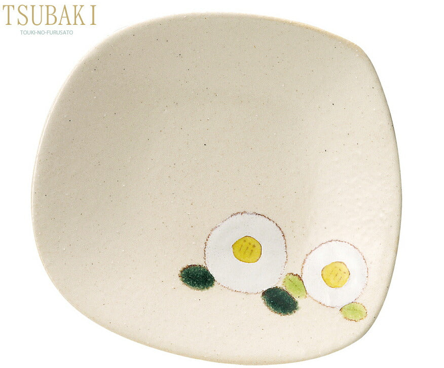 TSUBAKI白 平皿 幅18cm 変形角皿 花 椿 和食器 日本製 和皿 縁起の良い食器 正月 つばき 紅白 縁起物  陶器のふる里  trysケ
