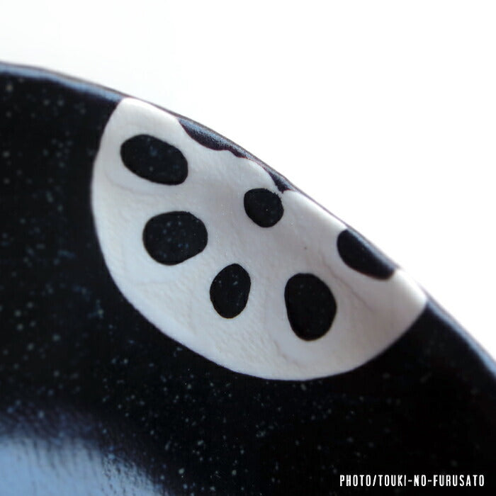 れんこん黒 三角小鉢 幅12.2cm 和食器 おしゃれ 楕円小鉢 ボウル ブラック モノトーン 白黒 蓮根 レンコン 野菜 磁器 良質 国産 現代風 和皿 料亭 業務用 卸値  陶器のふる里  stockヤ