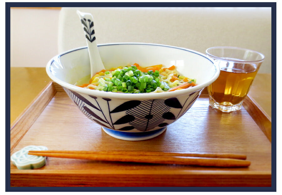 ラーメン どんぶり オーランドUK麺鉢+レンゲお値打ちセット ラーメン丼＆レンゲセット 直径19cm 軽量 うすかる 白磁 蓮華 ラーメン鉢 藍色 北欧風 美濃焼 国産 ramen  陶器のふる里  食器セット trys亜