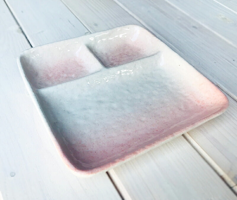 桜志野仕切付正角皿  美濃焼 国産 角皿 仕切りランチ皿 仕切りランチプレート 和食器 ピンク 桃色  陶器のふる里  stockヤ