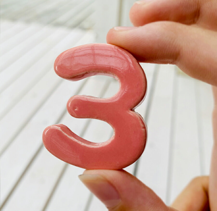 モンファヴォリ スプーンレスト ３ピンク はしおき 陶器製 箸置き 数字  ナンバー モチーフ 工作 DIY パーツ 材料 作品 時計 子供部屋 インテリア JAPAN   陶器のふる里  stockヤ