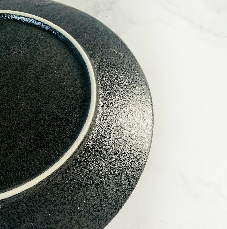 ペトラブラック22cm丸皿 直径22cm PTプレート PX型 黒耀 スレート調 スレート風 黒い食器 大皿 丸皿 パスタ皿 ピザプレート 電子レンジOK オーブンOK 食洗機OK 美濃焼 日本製 陶磁器 大口注文OK   陶器のふる里  trysネ