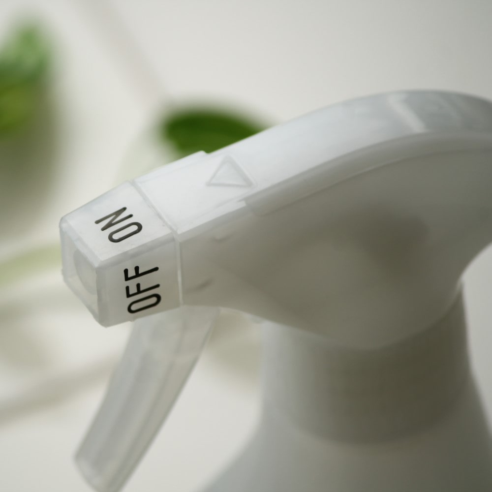 ecomfortHouse スプレーボトル 180ml エコンフォートハウス デザインボトル 微細ミスト 液だれしない 小さくて使いやすい アルコールOK