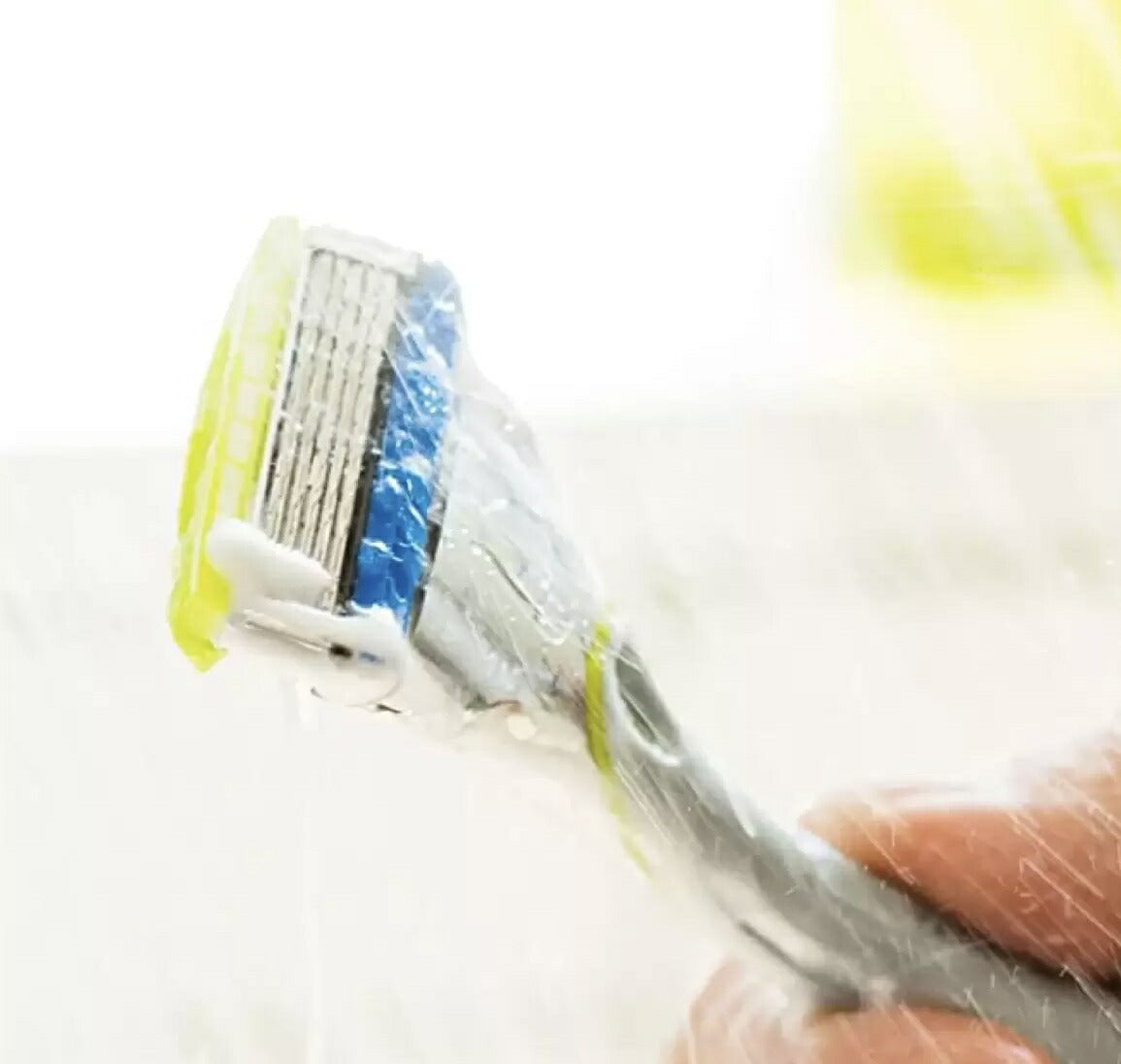 《敏感肌用プレミアム》【送料無料！】シック ハイドロ5 プレミアム 5枚刃　替刃17個入 Schick　HYDRO5 『Schick』ホルダー1本　+プラス　シック ハイドロ5 ホルダー１本+ 替え刃 17個入り髭剃り 替刃 ひげそり シックハイドロ5