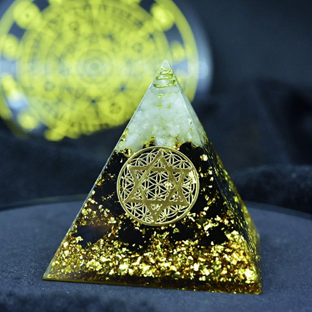 置物 オルゴナイト 六芒星 金箔 ストーン チャクラ 幸運 パワー 石 コイル 有機物 無機物 ピラミッド 三角 三角形 樹脂 パワ−ストーン 浄化 パワースポット マイナスイオン スピリチュアル 健康 開運 安らぎ インテリアグッズ