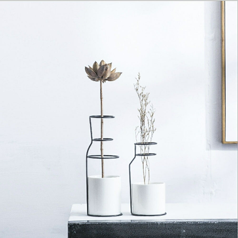 花瓶 三輪 アイアン フラワーベース Flower 一輪挿し ドライフラワー 北欧 ベース 陶器 大きい おしゃれ 一本 大きな 白 栽培 花器 卓上花瓶 花枠 陶器の花瓶 革新的 インテリア 飾り 工芸品 輪っか 丸型 Flower Base