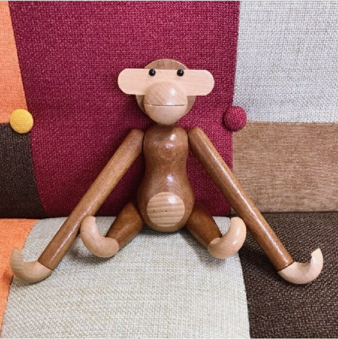 カイ・ボイスン モンキー（小）Kay Bojesen Monkey リプロダクト品 (チーク材) カイボイスン 木製玩具 置物 置き物 オブジェ 北欧インテリア 木製オーナメント インテリア雑貨 北欧デザイン 木製おもちゃ 木のおもちゃ 動物 さる サル お猿さん おしゃれ 室内遊び かわいい