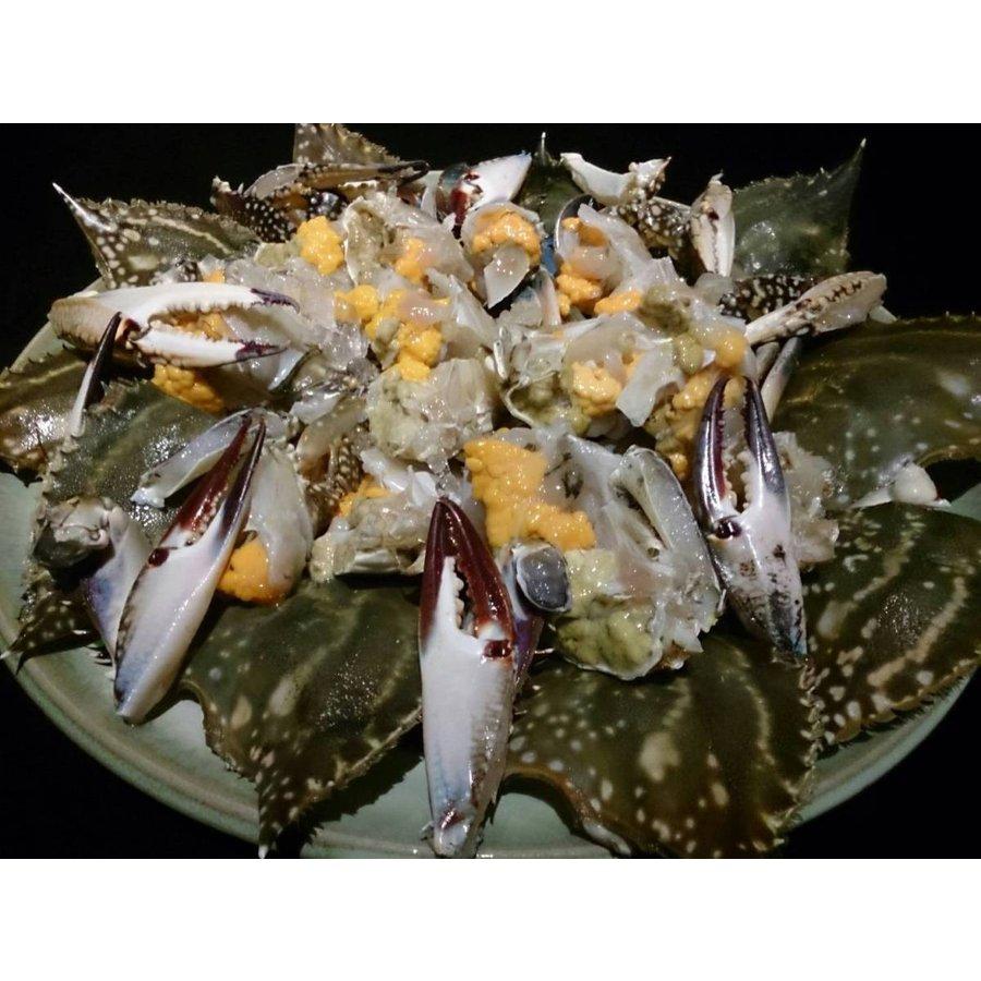 函館噴火湾産 内子入り　切りワタリガニ 1kg